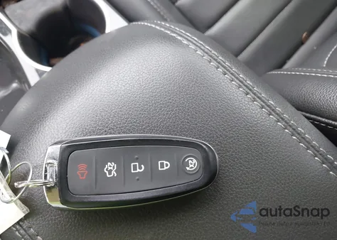 2015 Ford Escape Titanium z USA, uszkodzony, nr VIN 1FMCU0JX9FUC31859